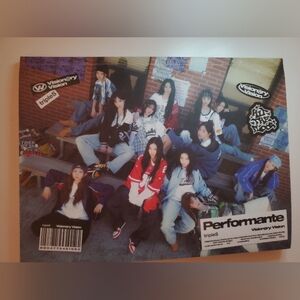 tripleS TRIPLES - [VISIONARY VISION] PERFORMANTE Version A Kpop Album